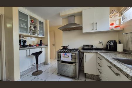 Apartamento à venda com 192m², 4 quartos e 2 vagas Apartamento à venda com 192m², 4 quartos e 2 vagasCozinha