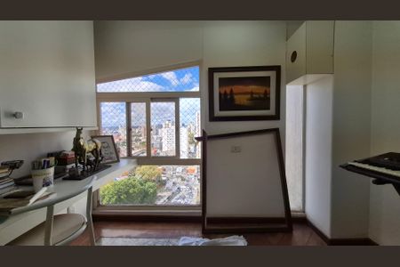 Apartamento à venda com 192m², 4 quartos e 2 vagas Apartamento à venda com 192m², 4 quartos e 2 vagasQuarto 1