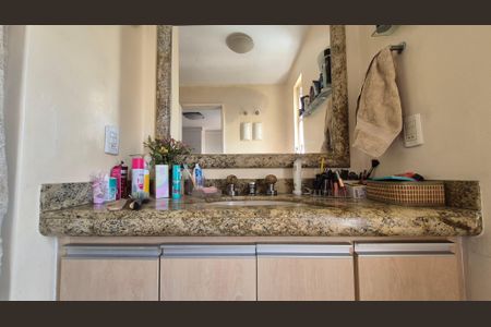 Apartamento à venda com 192m², 4 quartos e 2 vagas Apartamento à venda com 192m², 4 quartos e 2 vagasBanheiro/Suite