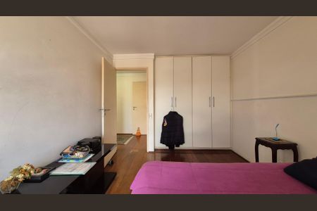 Apartamento à venda com 192m², 4 quartos e 2 vagas Apartamento à venda com 192m², 4 quartos e 2 vagasQuarto 2