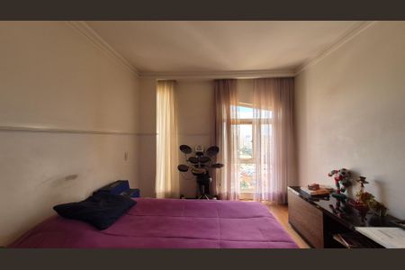 Apartamento à venda com 192m², 4 quartos e 2 vagas Apartamento à venda com 192m², 4 quartos e 2 vagasQuarto 2