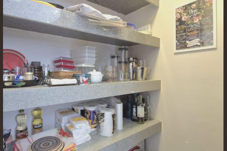 Casa de condomínio à venda com 363m², 5 quartos e 5 vagas Casa de condomínio à venda com 363m², 5 quartos e 5 vagasDispensa