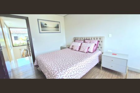 Casa de condomínio à venda com 363m², 5 quartos e 5 vagas Casa de condomínio à venda com 363m², 5 quartos e 5 vagasQuarto 4