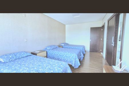 Casa de condomínio à venda com 363m², 5 quartos e 5 vagas Casa de condomínio à venda com 363m², 5 quartos e 5 vagasQuarto 5