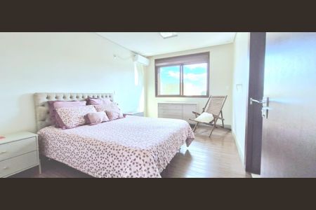 Casa de condomínio à venda com 363m², 5 quartos e 5 vagas Casa de condomínio à venda com 363m², 5 quartos e 5 vagasQuarto 4