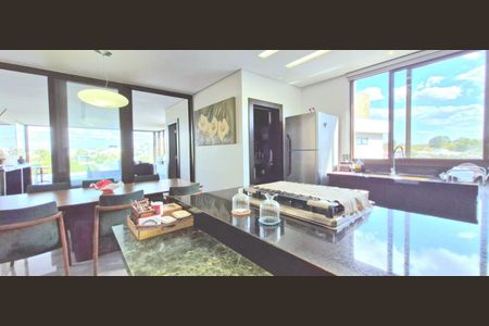 Casa de condomínio à venda com 363m², 5 quartos e 5 vagas Casa de condomínio à venda com 363m², 5 quartos e 5 vagasCozinha