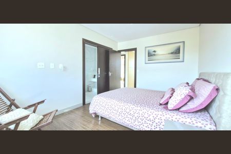 Casa de condomínio à venda com 363m², 5 quartos e 5 vagas Casa de condomínio à venda com 363m², 5 quartos e 5 vagasQuarto 4