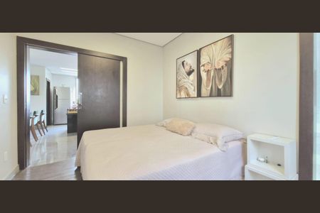 Casa de condomínio à venda com 363m², 5 quartos e 5 vagas Casa de condomínio à venda com 363m², 5 quartos e 5 vagasSuíte 1