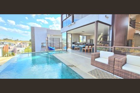 Casa de condomínio à venda com 363m², 5 quartos e 5 vagas Casa de condomínio à venda com 363m², 5 quartos e 5 vagasÁrea comum - Piscina