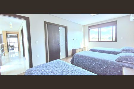 Casa de condomínio à venda com 363m², 5 quartos e 5 vagas Casa de condomínio à venda com 363m², 5 quartos e 5 vagasQuarto 5