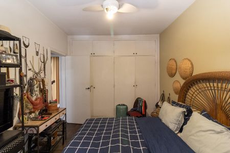 Casa à venda com 360m², 5 quartos e 3 vagas Casa à venda com 360m², 5 quartos e 3 vagasSuíte