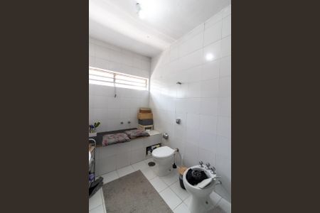 Casa à venda com 360m², 5 quartos e 3 vagas Casa à venda com 360m², 5 quartos e 3 vagasBanheiro da Suíte