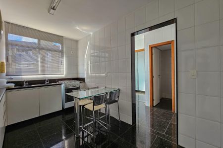Apartamento à venda com 120m², 3 quartos e 2 vagas Apartamento à venda com 120m², 3 quartos e 2 vagasCozinha