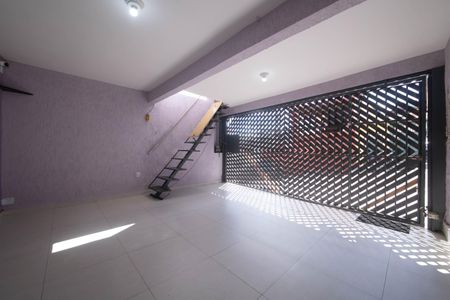 Casa à venda com 108m², 3 quartos e 2 vagasÁrea Externa