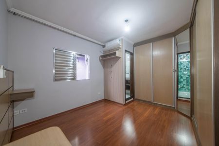 Casa à venda com 108m², 3 quartos e 2 vagasSuíte