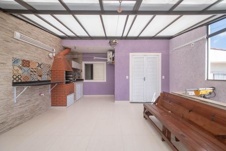 Casa à venda com 108m², 3 quartos e 2 vagasÁrea Externa