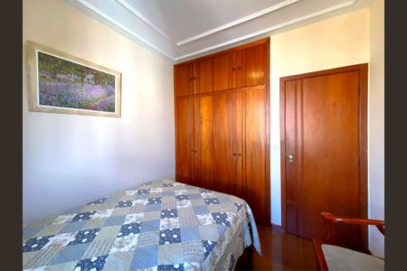 Apartamento à venda com 130m², 4 quartos e 2 vagas Apartamento à venda com 130m², 4 quartos e 2 vagasQuarto 2