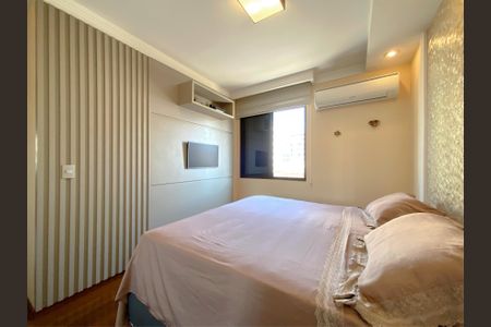 Apartamento à venda com 130m², 4 quartos e 2 vagas Apartamento à venda com 130m², 4 quartos e 2 vagasSuite