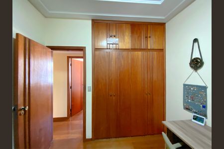 Apartamento à venda com 130m², 4 quartos e 2 vagas Apartamento à venda com 130m², 4 quartos e 2 vagasQuarto 3