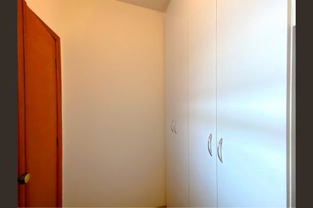 Apartamento à venda com 130m², 4 quartos e 2 vagas Apartamento à venda com 130m², 4 quartos e 2 vagasQuarto de Serviço