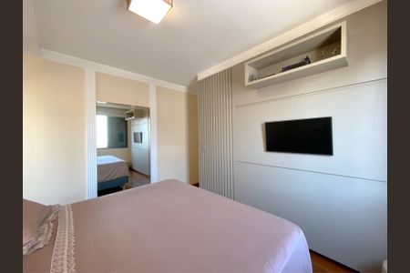 Apartamento à venda com 130m², 4 quartos e 2 vagas Apartamento à venda com 130m², 4 quartos e 2 vagasSuite