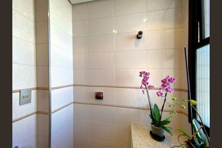 Apartamento à venda com 130m², 4 quartos e 2 vagas Apartamento à venda com 130m², 4 quartos e 2 vagasLavabo da Sala