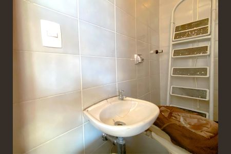 Apartamento à venda com 130m², 4 quartos e 2 vagas Apartamento à venda com 130m², 4 quartos e 2 vagasBanheiro de serviço