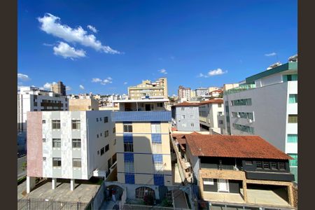 Apartamento à venda com 130m², 4 quartos e 2 vagas Apartamento à venda com 130m², 4 quartos e 2 vagasVista do Quarto 2