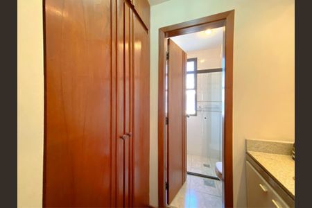 Apartamento à venda com 130m², 4 quartos e 2 vagas Apartamento à venda com 130m², 4 quartos e 2 vagasBanheiro