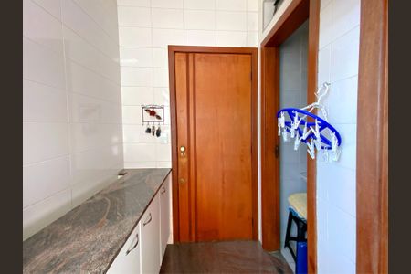 Apartamento à venda com 130m², 4 quartos e 2 vagas Apartamento à venda com 130m², 4 quartos e 2 vagasÁrea de Serviço