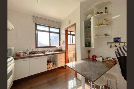 Apartamento à venda com 130m², 4 quartos e 2 vagas Apartamento à venda com 130m², 4 quartos e 2 vagasCozinha