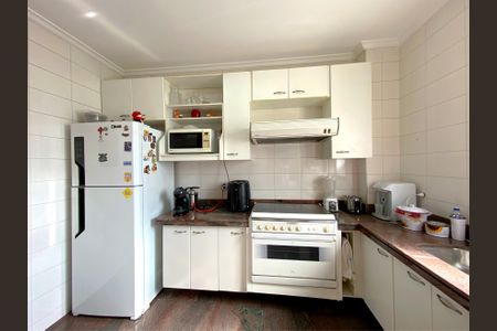 Apartamento à venda com 130m², 4 quartos e 2 vagas Apartamento à venda com 130m², 4 quartos e 2 vagasCozinha