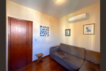 Apartamento à venda com 130m², 4 quartos e 2 vagas Apartamento à venda com 130m², 4 quartos e 2 vagasQuarto 4