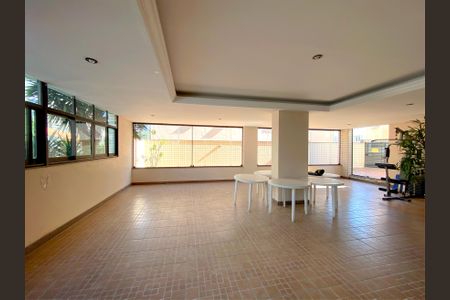 Apartamento à venda com 130m², 4 quartos e 2 vagas Apartamento à venda com 130m², 4 quartos e 2 vagasÁrea comum - Salão de festas