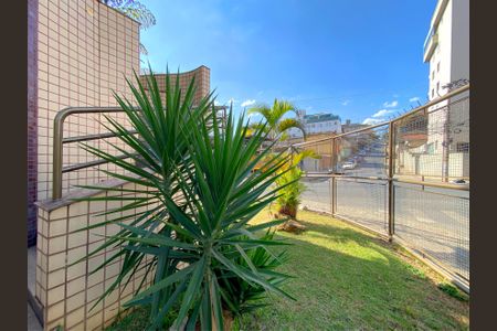 Apartamento à venda com 130m², 4 quartos e 2 vagas Apartamento à venda com 130m², 4 quartos e 2 vagasÁrea comum - Jardim