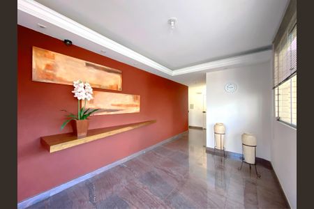 Apartamento à venda com 130m², 4 quartos e 2 vagas Apartamento à venda com 130m², 4 quartos e 2 vagasÁrea comum - Hall