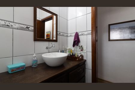 Casa à venda com 168m², 2 quartos e 2 vagas Casa à venda com 168m², 2 quartos e 2 vagasBanheiro Social