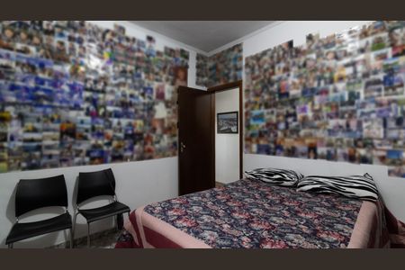 Casa à venda com 168m², 2 quartos e 2 vagas Casa à venda com 168m², 2 quartos e 2 vagasQuarto