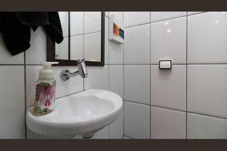 Casa à venda com 168m², 2 quartos e 2 vagas Casa à venda com 168m², 2 quartos e 2 vagasBanheiro da Suíte