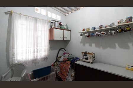 Casa à venda com 168m², 2 quartos e 2 vagas Casa à venda com 168m², 2 quartos e 2 vagasQuarto de Serviço