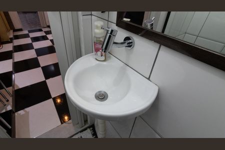 Casa à venda com 168m², 2 quartos e 2 vagas Casa à venda com 168m², 2 quartos e 2 vagasBanheiro da Suíte