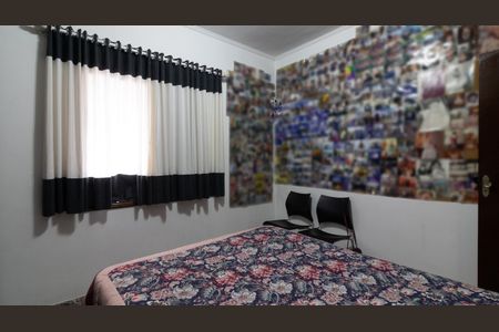 Casa à venda com 168m², 2 quartos e 2 vagas Casa à venda com 168m², 2 quartos e 2 vagasQuarto