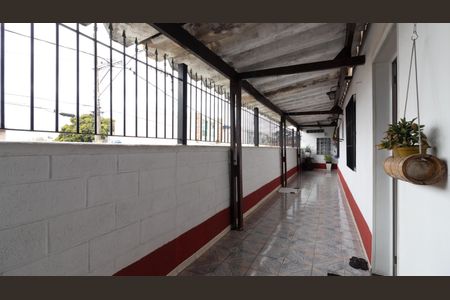 Casa à venda com 168m², 2 quartos e 2 vagas Casa à venda com 168m², 2 quartos e 2 vagasCorredor