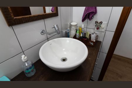 Casa à venda com 168m², 2 quartos e 2 vagas Casa à venda com 168m², 2 quartos e 2 vagasBanheiro Social