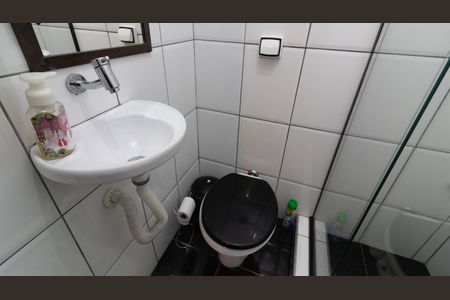 Casa à venda com 168m², 2 quartos e 2 vagas Casa à venda com 168m², 2 quartos e 2 vagasBanheiro da Suíte