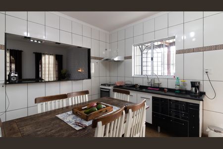 Casa à venda com 168m², 2 quartos e 2 vagas Casa à venda com 168m², 2 quartos e 2 vagasCozinha