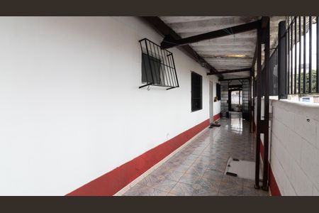 Casa à venda com 168m², 2 quartos e 2 vagas Casa à venda com 168m², 2 quartos e 2 vagasCorredor