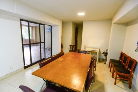 Apartamento à venda com 156m², 3 quartos e 2 vagas Apartamento à venda com 156m², 3 quartos e 2 vagasÁrea comum - Salão de festas