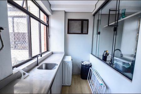 Apartamento à venda com 156m², 3 quartos e 2 vagas Apartamento à venda com 156m², 3 quartos e 2 vagasÁrea de Serviço