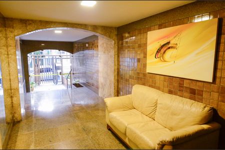 Apartamento à venda com 156m², 3 quartos e 2 vagas Apartamento à venda com 156m², 3 quartos e 2 vagasHall